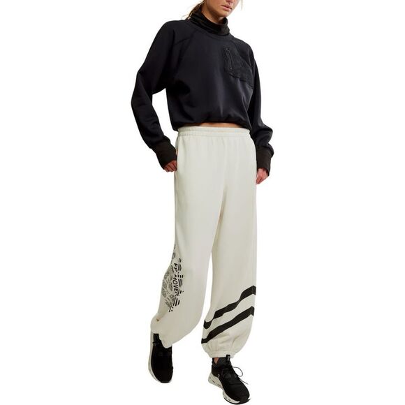 Free People Movement NWT All Star Oversize Slouchy Logo Graphic Jogger Pants Ivo - Picture 8 of 9